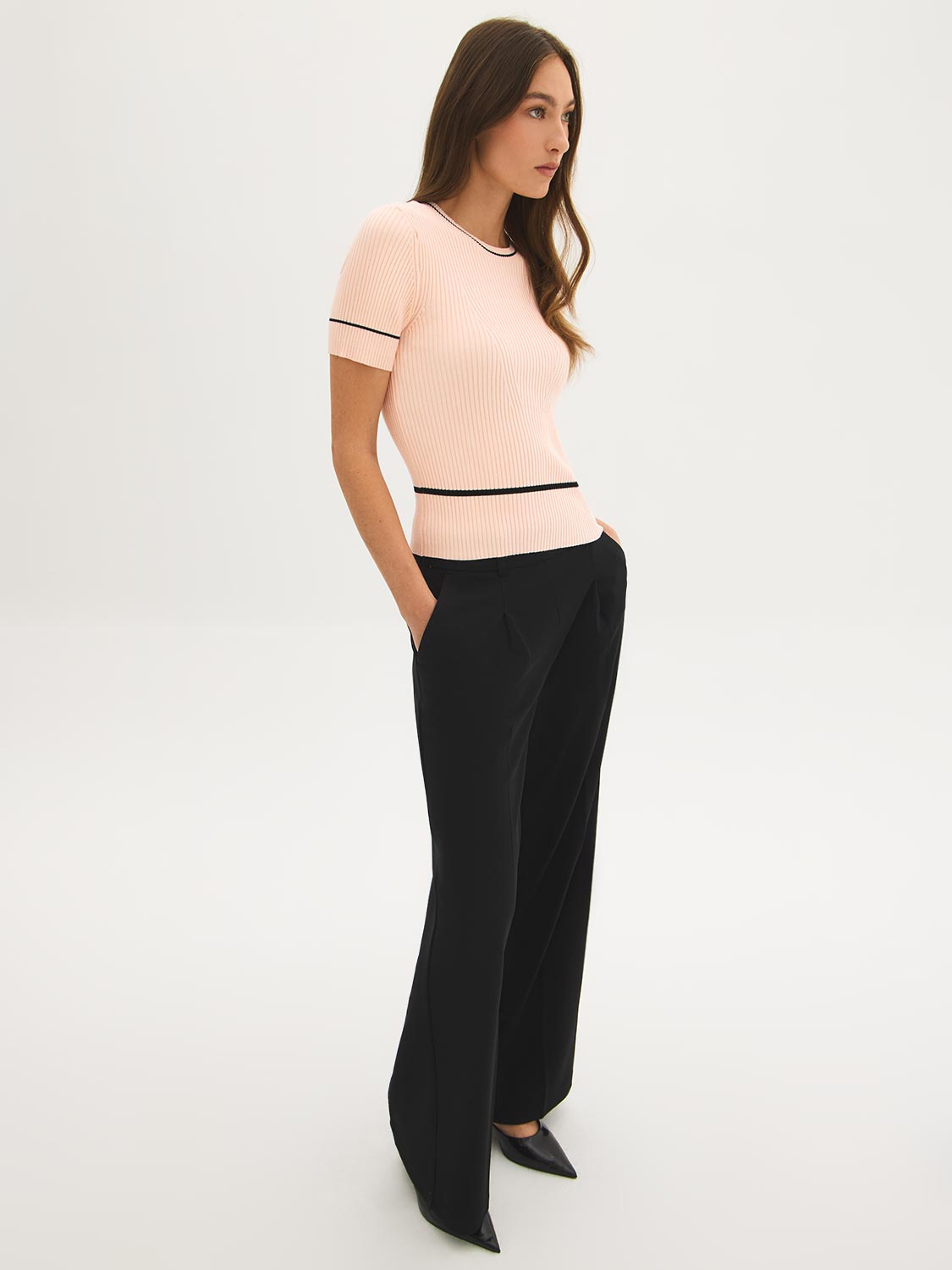 Contrast Piping Short Sleeve Sweater by Suzy.