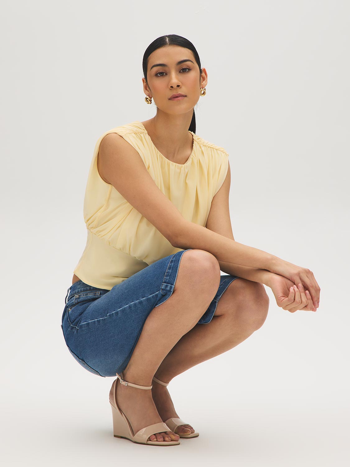 Banana Crepe Mesh Bubble Knit Top - Woman Wearing Crew Neck Mesh Top - Suzy Shier