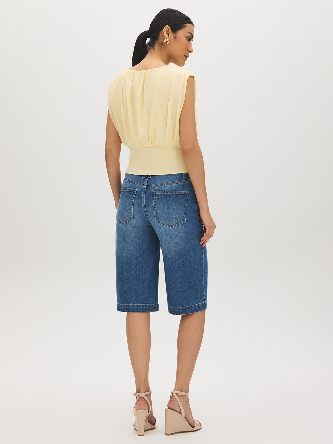 Banana Crepe Mesh Bubble Knit Top - Woman Wearing Crew Neck Mesh Top - Suzy Shier