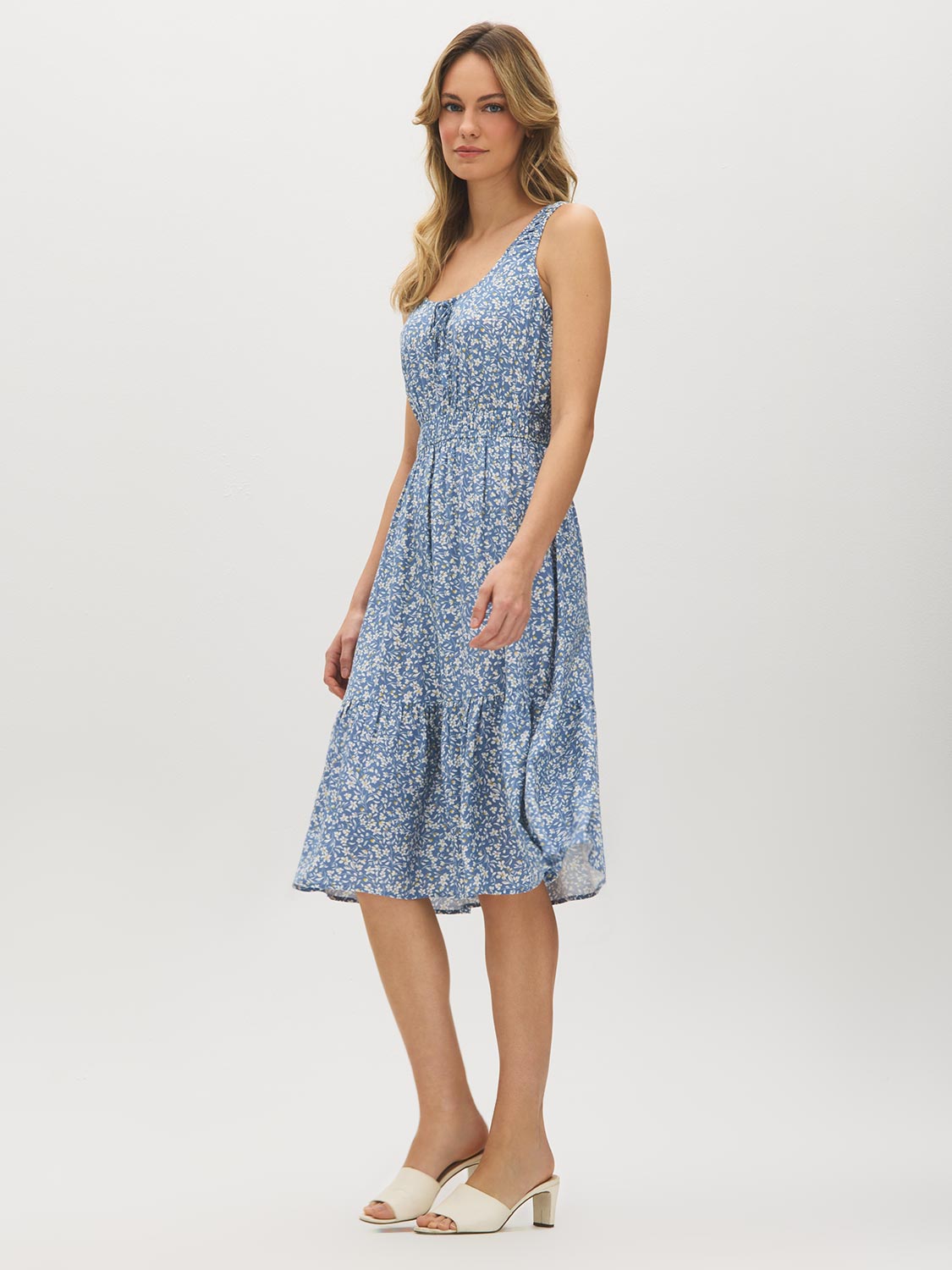 Infinity Ditsy Print Tiered Dress - Woman Wearing Scoop Neck Dress with Tie Detail - Suzy Shier