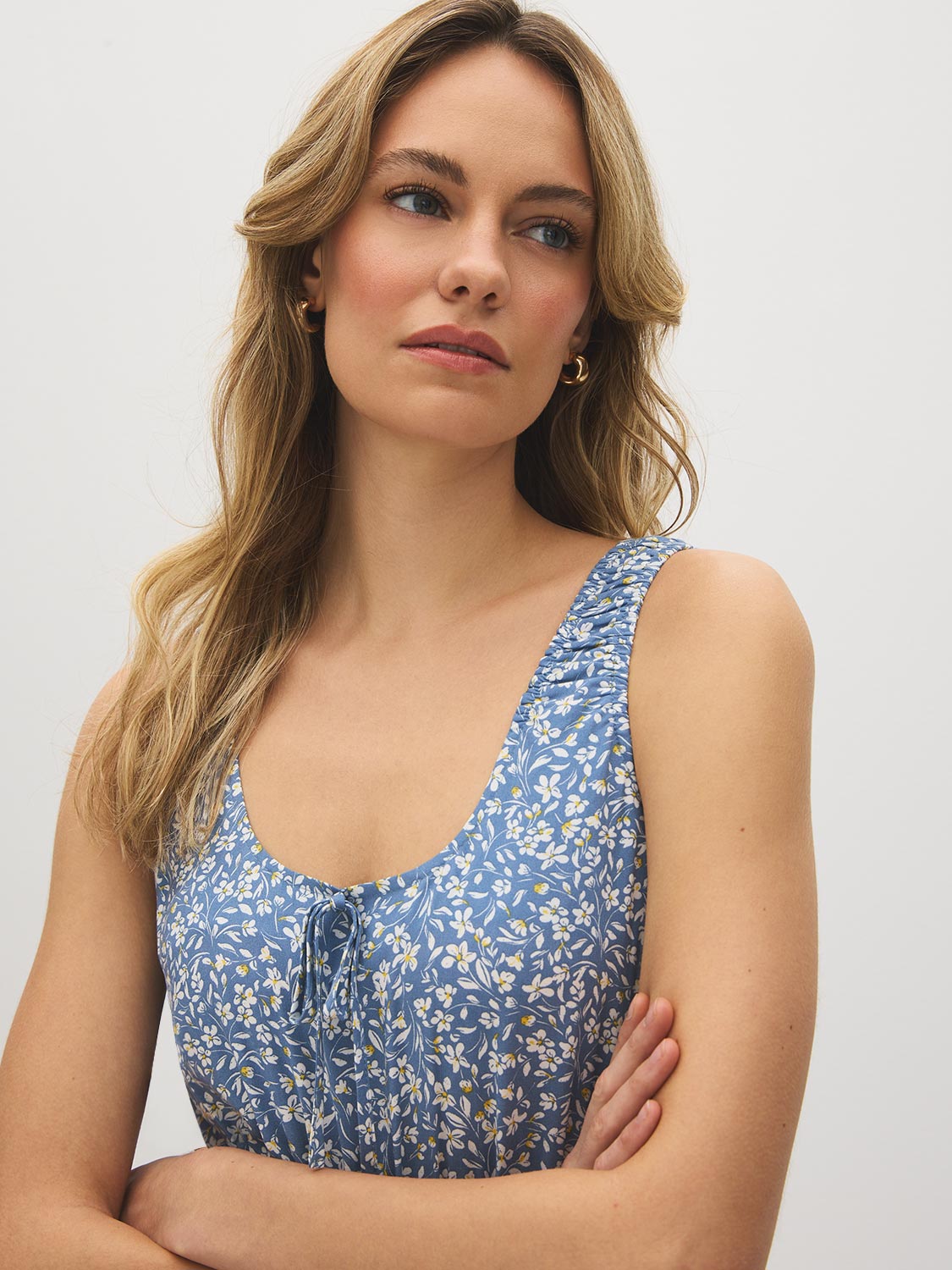 Infinity Ditsy Print Tiered Dress - Woman Wearing Scoop Neck Dress with Tie Detail - Suzy Shier