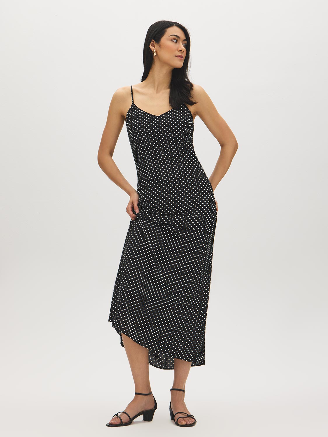 Black/White Dots Print Flowy Slip Dress - Woman Wearing V-Neck Midi Dress - Suzy Shier