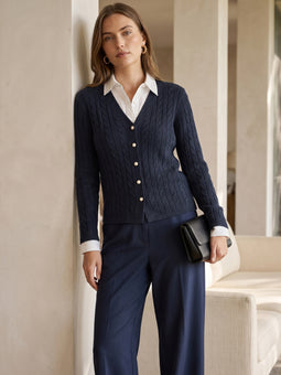  <span style='background-color: rgba(245, 245, 245, 0.6); color: #000000; font-family: Arial; font-size: 24px'>Sweaters & Cardigans</span>