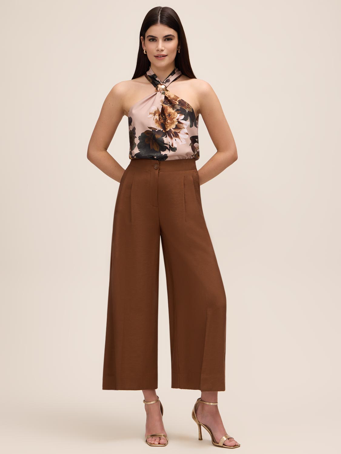Cinnamon pleated culotte pants in fine by Le Chateau.