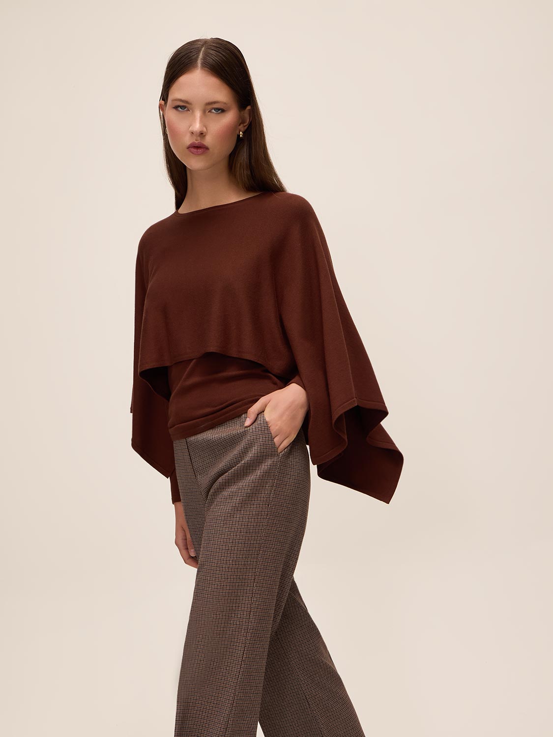 Toffee Cape Poncho Knit Sweater - Flowing Silhouette Layered Knitwear - Le Chateau