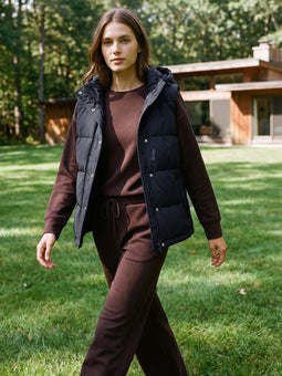  <span style='background-color: rgba(245, 245, 245, 0.6); color: #000000; font-family: Arial; font-size: 24px'>Sweatshirts & Casual Tops</span>