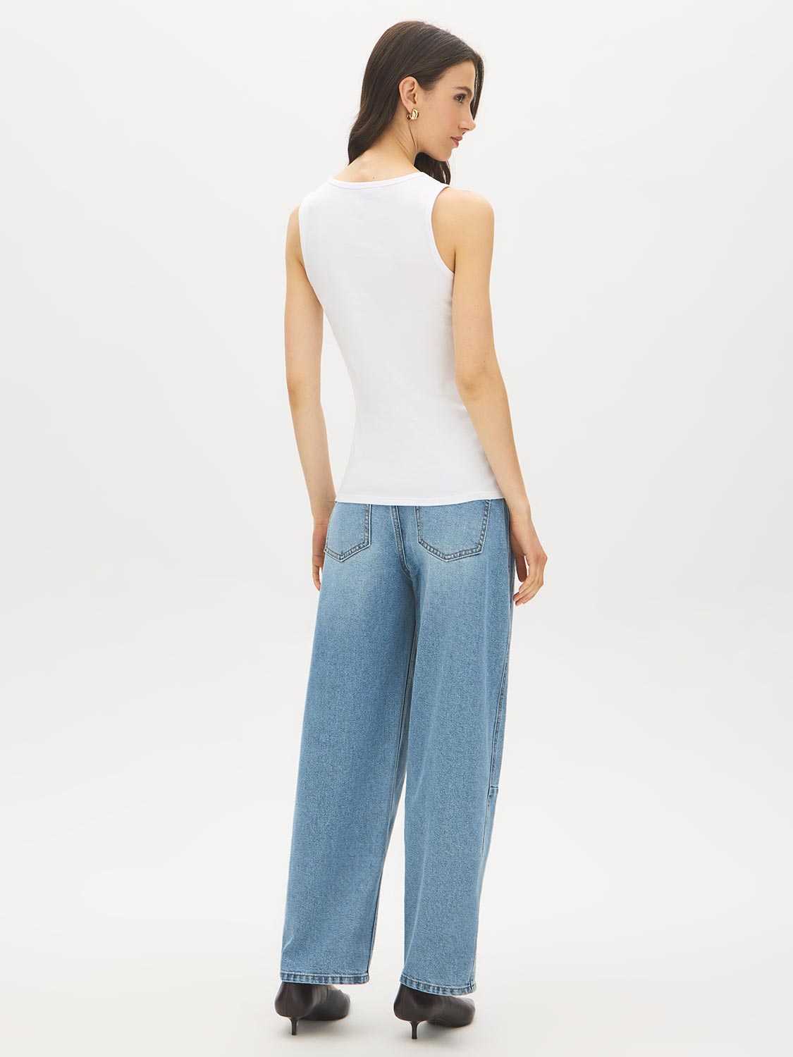 Black Sleeveless Organic Cotton Scoop Neck Tank - Back View - Suzy Shier