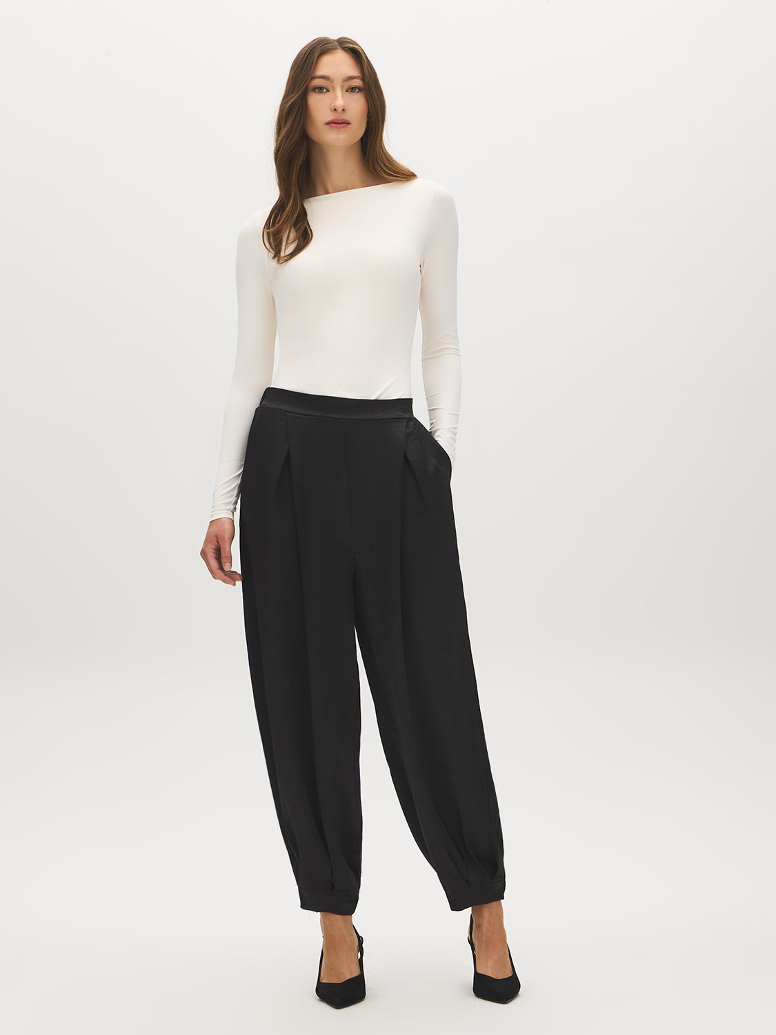 Black Crinkled Satin Balloon Pants - Woman Wearing Tapered Hem Trousers - Suzy Shier