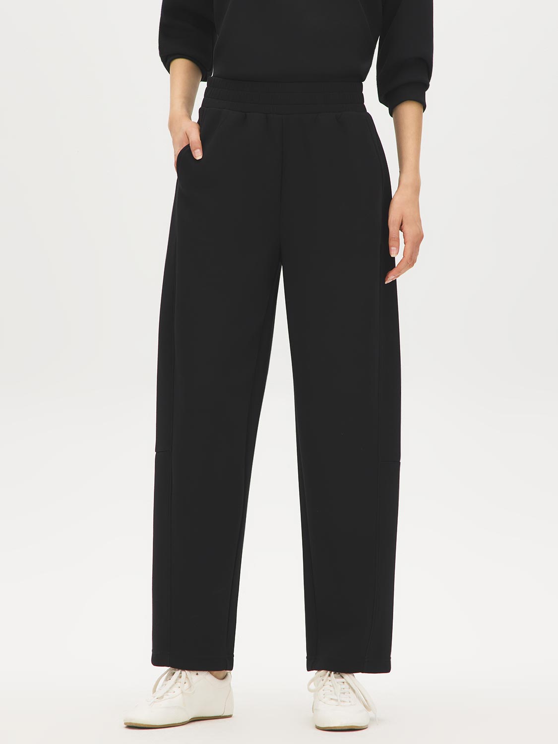 Black Barrel Leg Cloud Fleece Pants - Front View - Suzy Shier