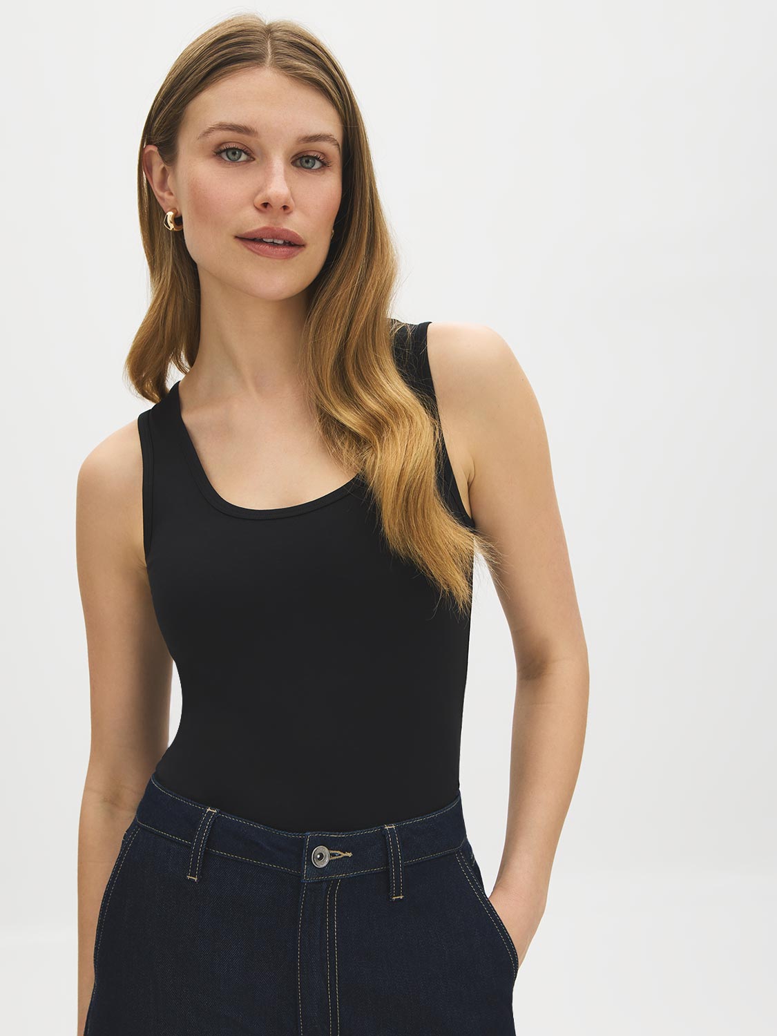 Black Sleeveless Organic Cotton Scoop Neck Tank - Front View - Suzy Shier
