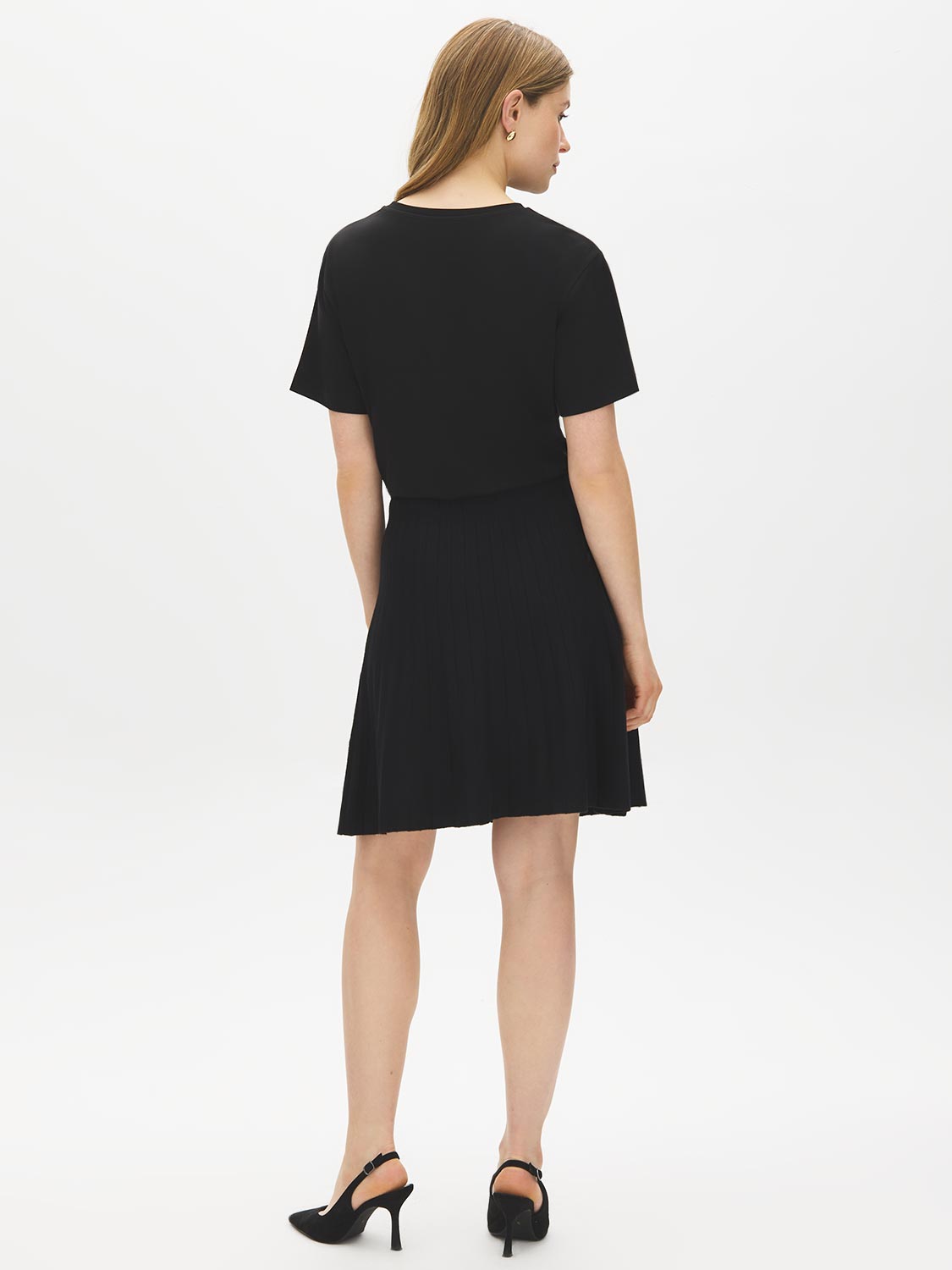 Black Pleated Sweater Knit Flippy Mini Skirt - Back View - Suzy Shier