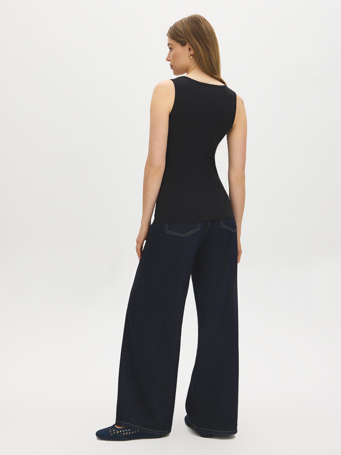 Black Sleeveless Organic Cotton Scoop Neck Tank - Back View - Suzy Shier
