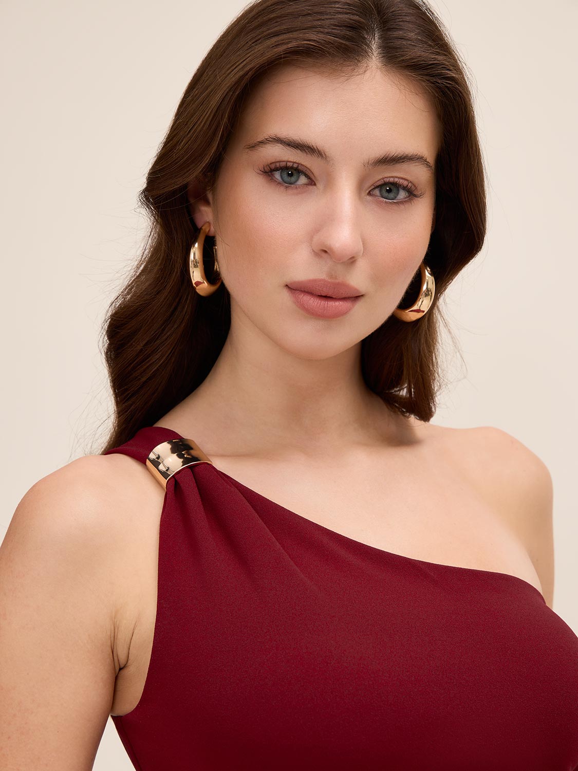 Brick One-Shoulder Knit Crepe Sheath Dress - Woman Wearing Fitted Dress with Metal Trim Detail - Le Chateau