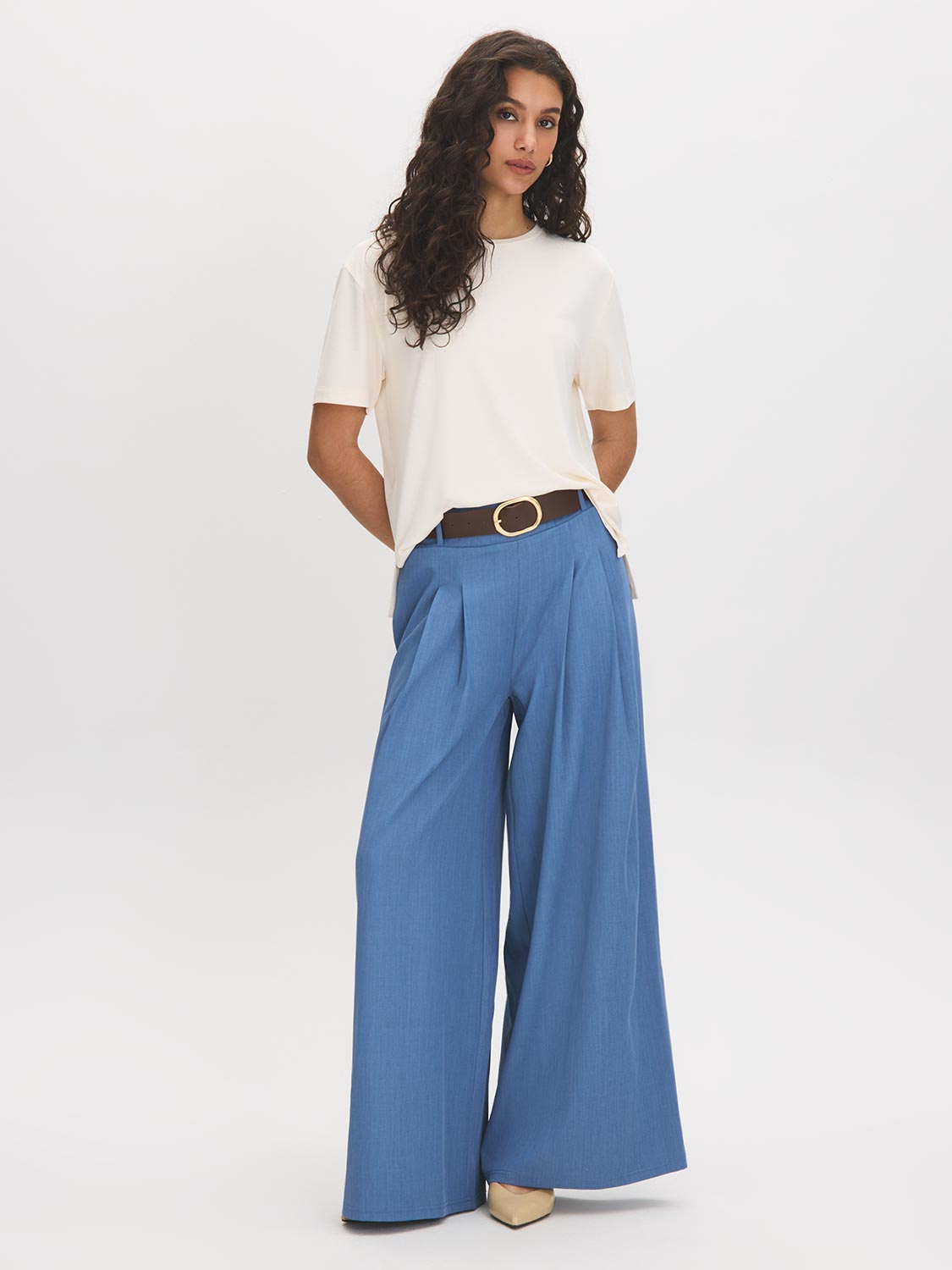 Winter White Soft Jersey Crew Neck T-Shirt - Woman Wearing Relaxed Fit Top - Suzy Shier