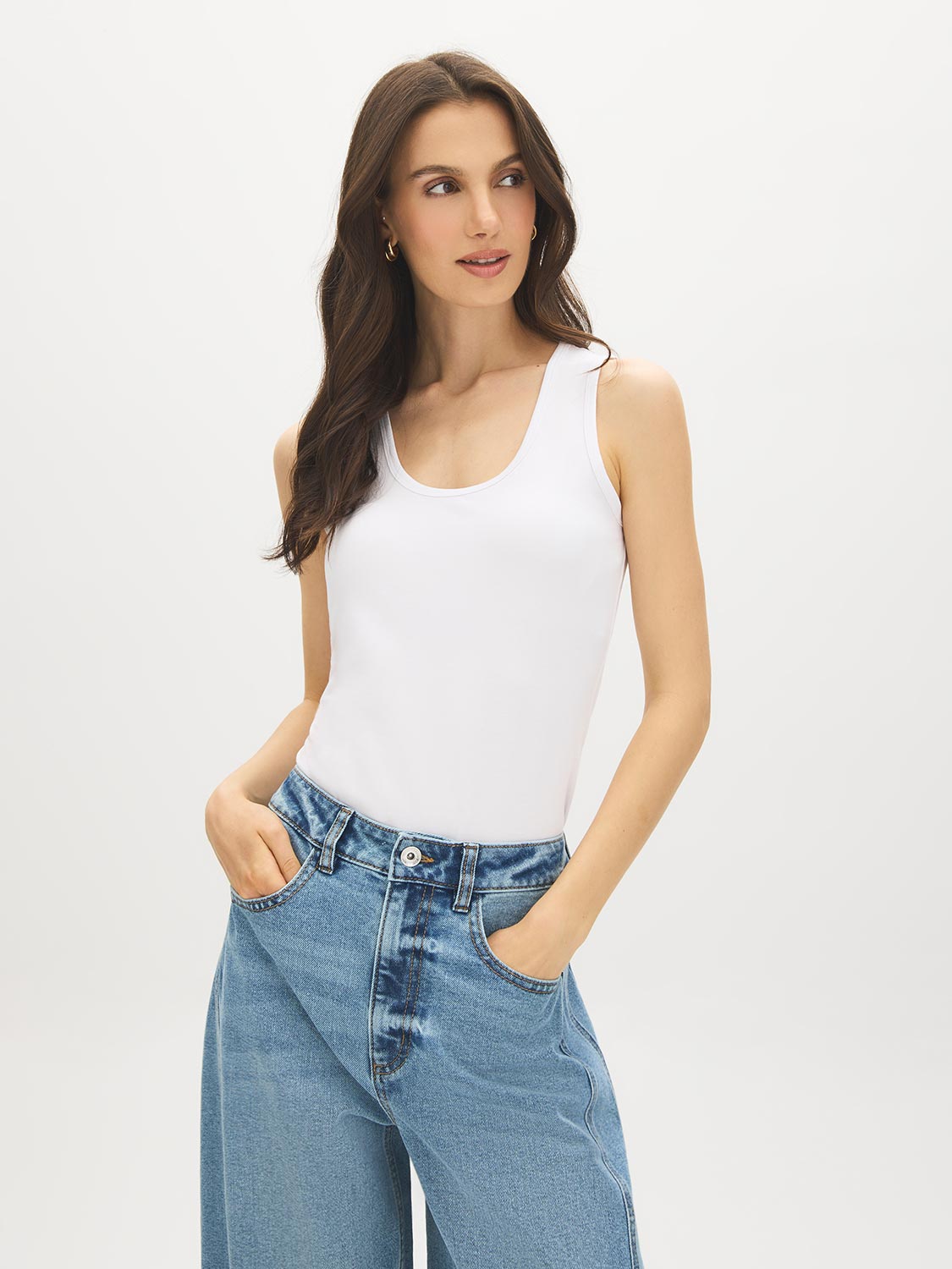 Black Sleeveless Organic Cotton Scoop Neck Tank - Front View - Suzy Shier