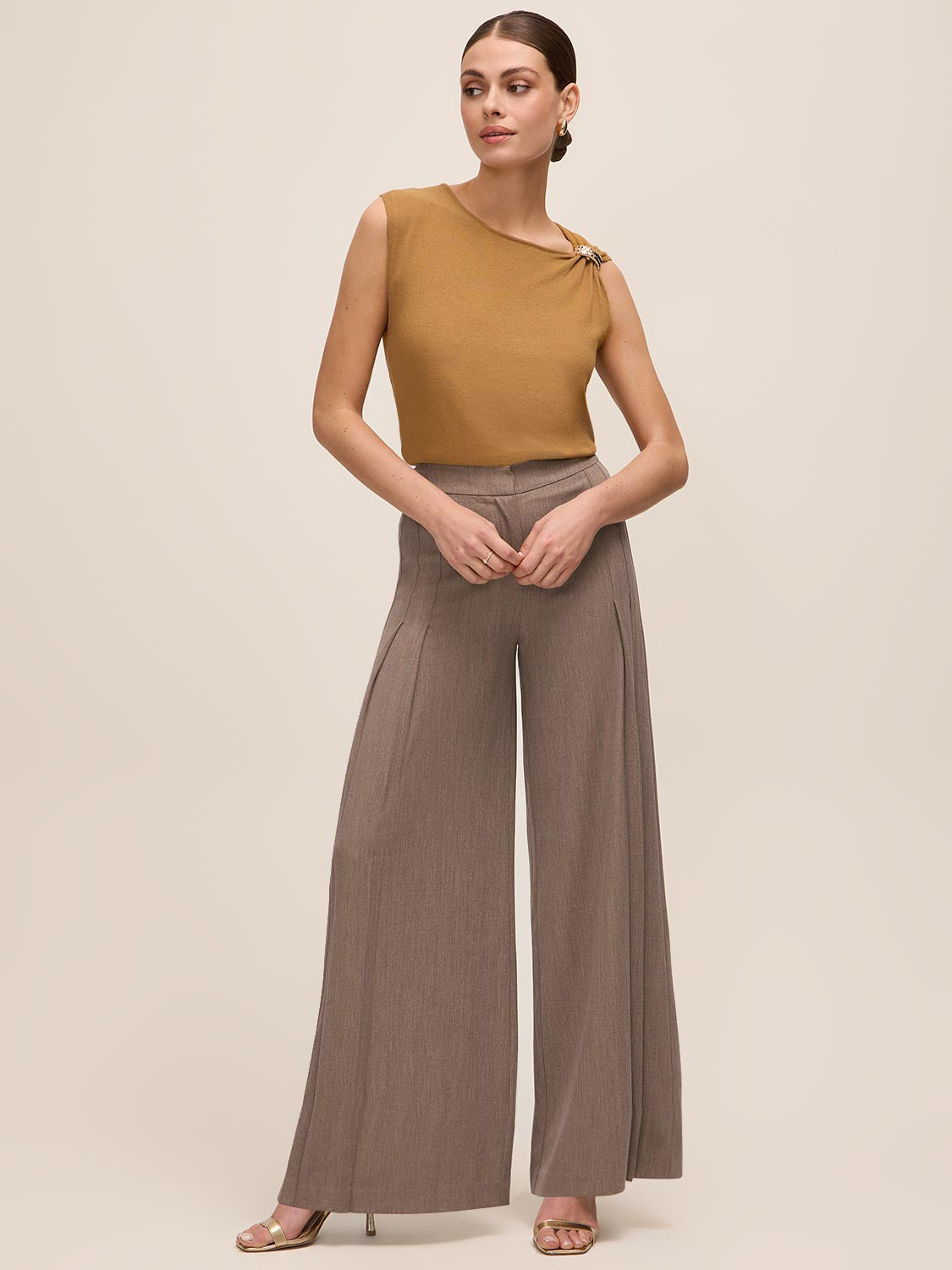 Oatmeal Mix Pleated Wide Leg Pants - Woman Wearing Flowing Silhouette Trousers - Le Chateau